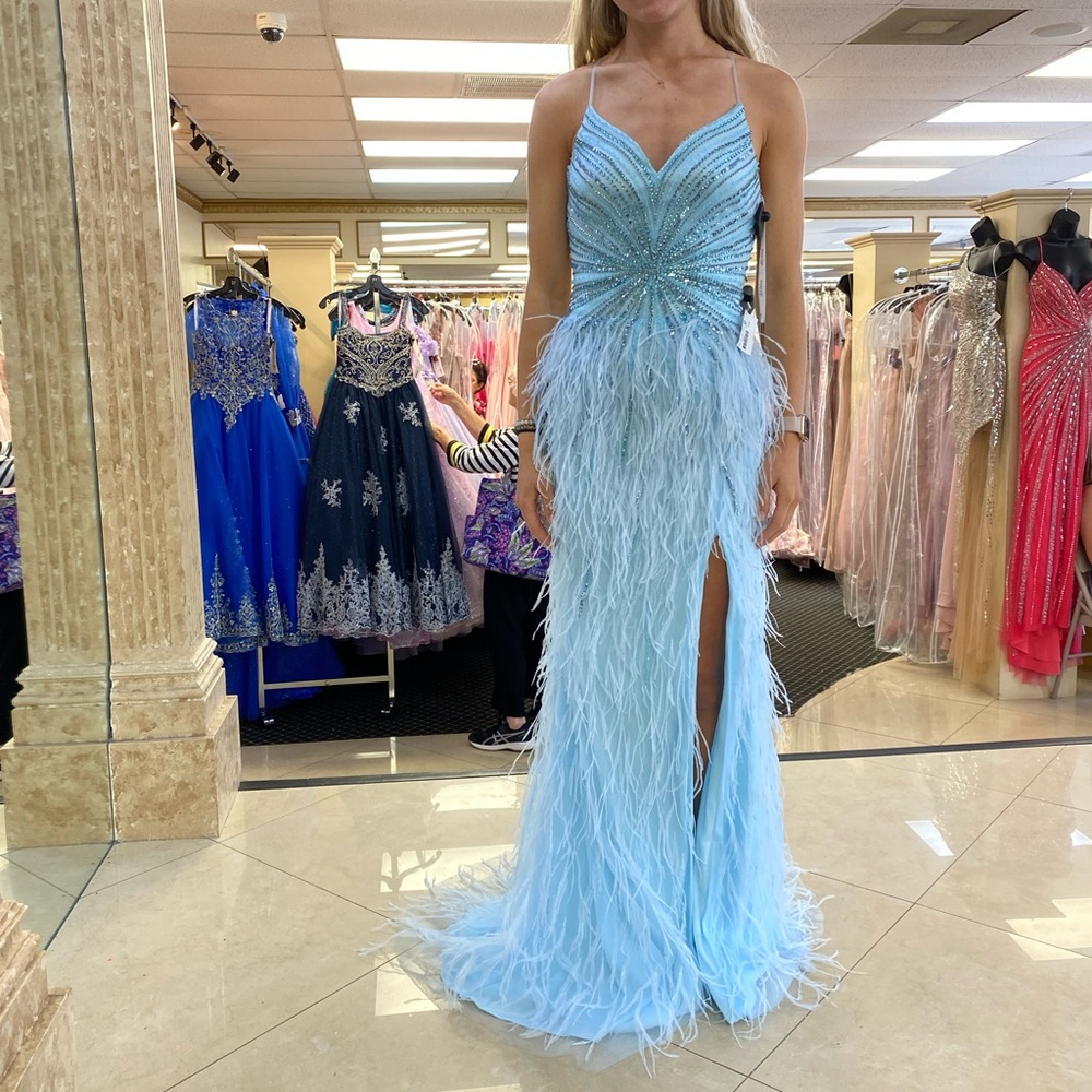Jovanni NEW IN BAG blue feathered prom dress